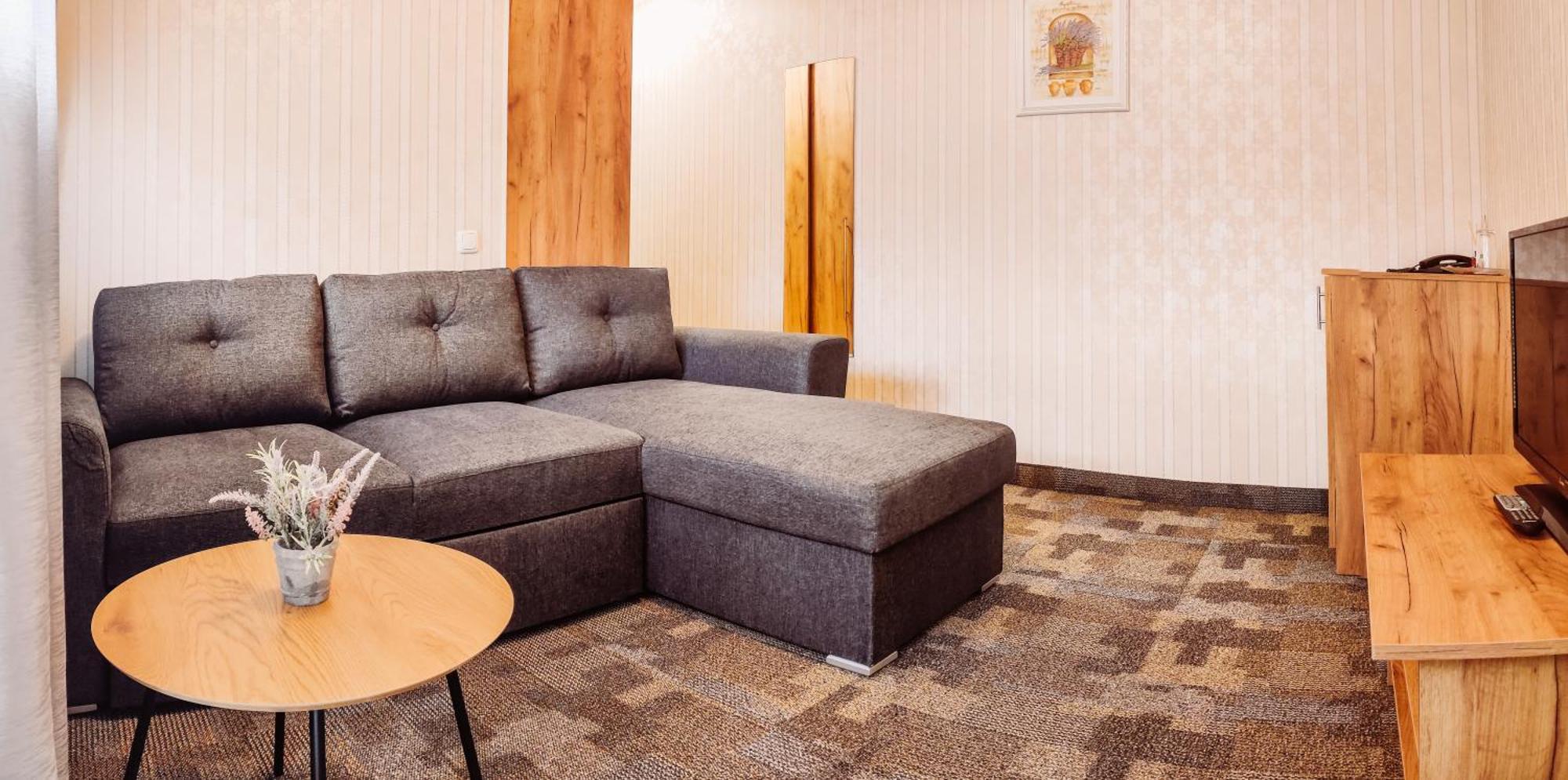 Hotell Wironia Jõhvi Esterno foto